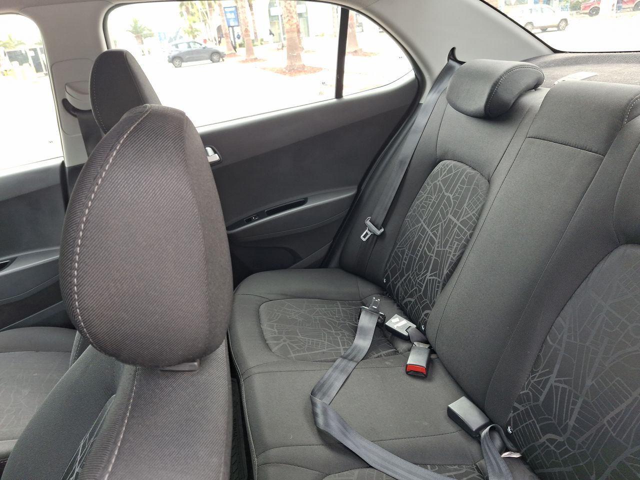 HYUNDAI - 12