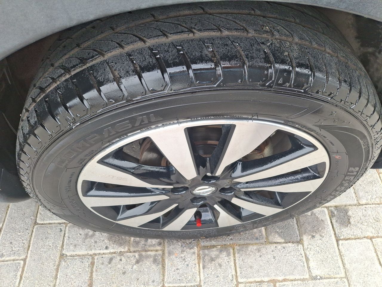Nissan Kicks — foto 18 de 35