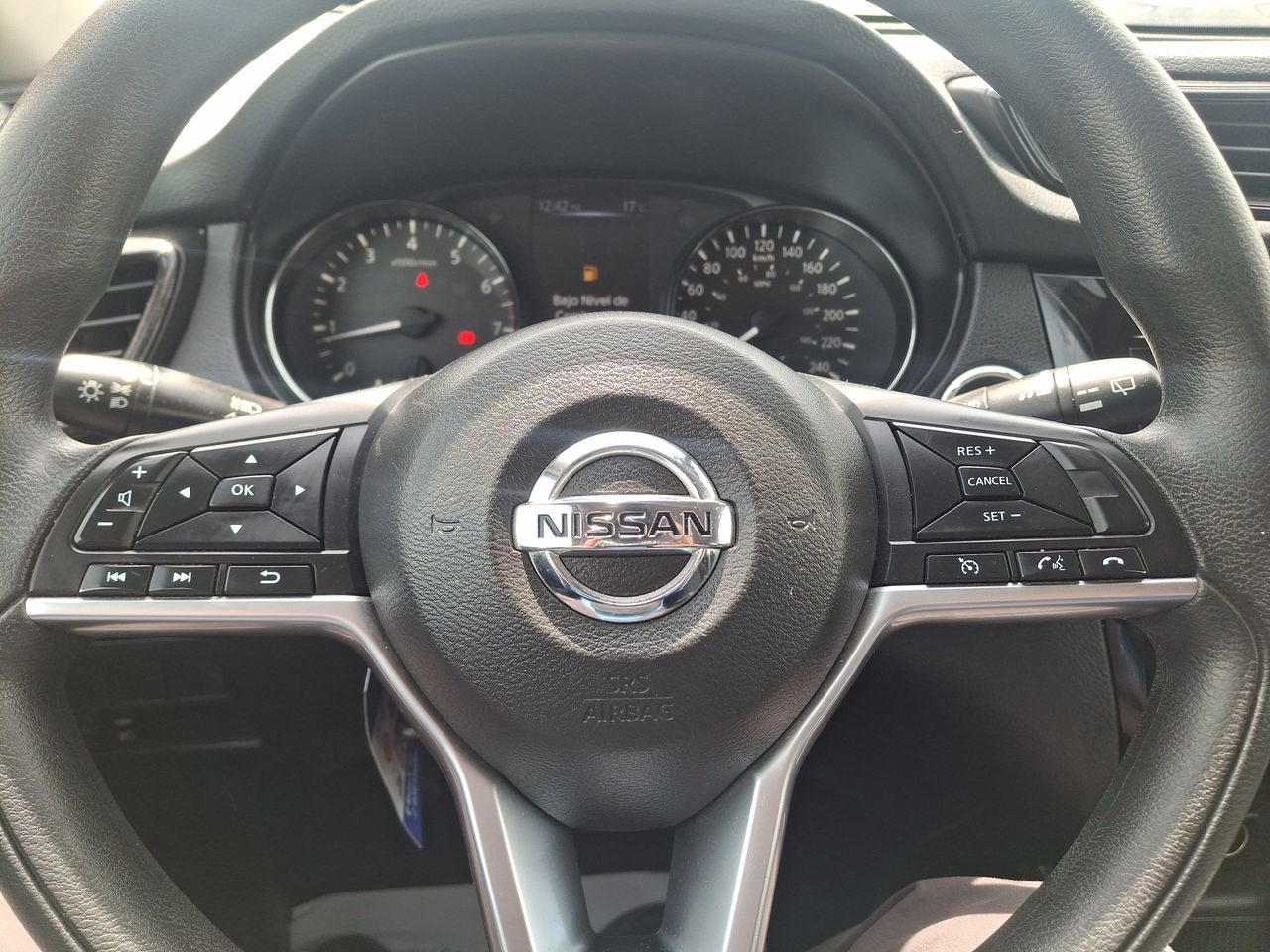 NISSAN - 24