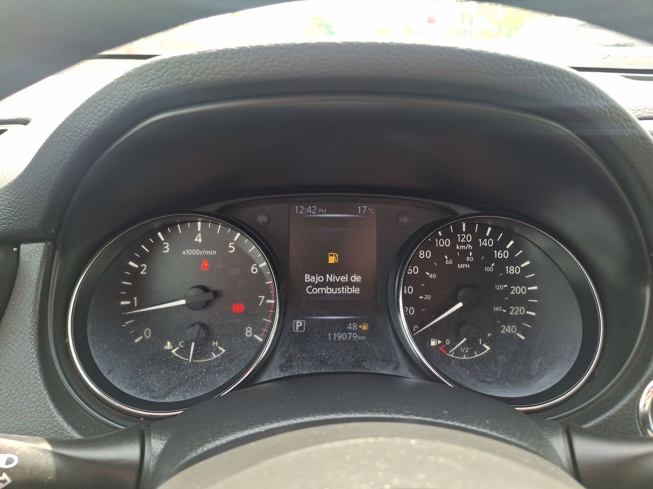NISSAN - 25
