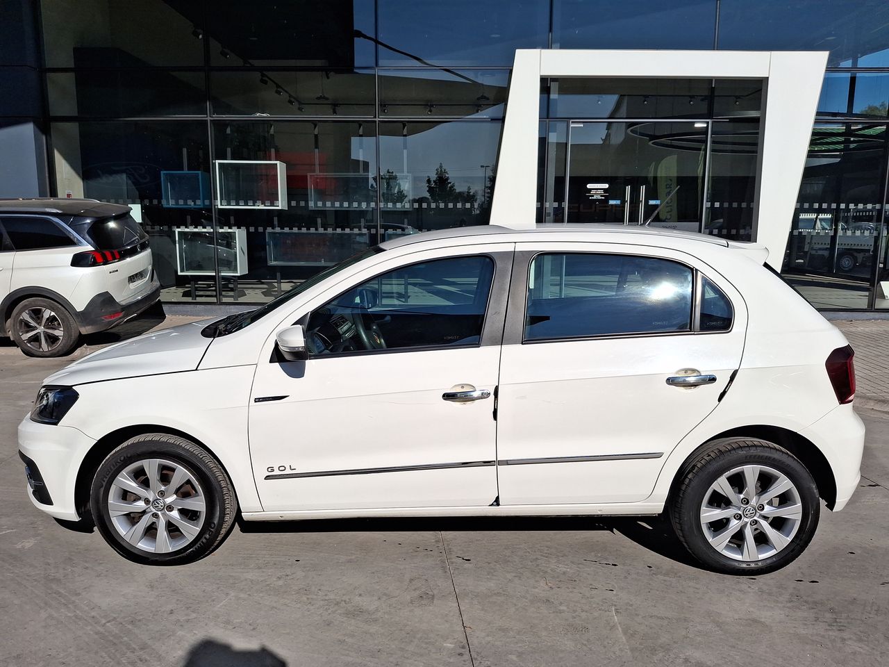 VOLKSWAGEN - 4