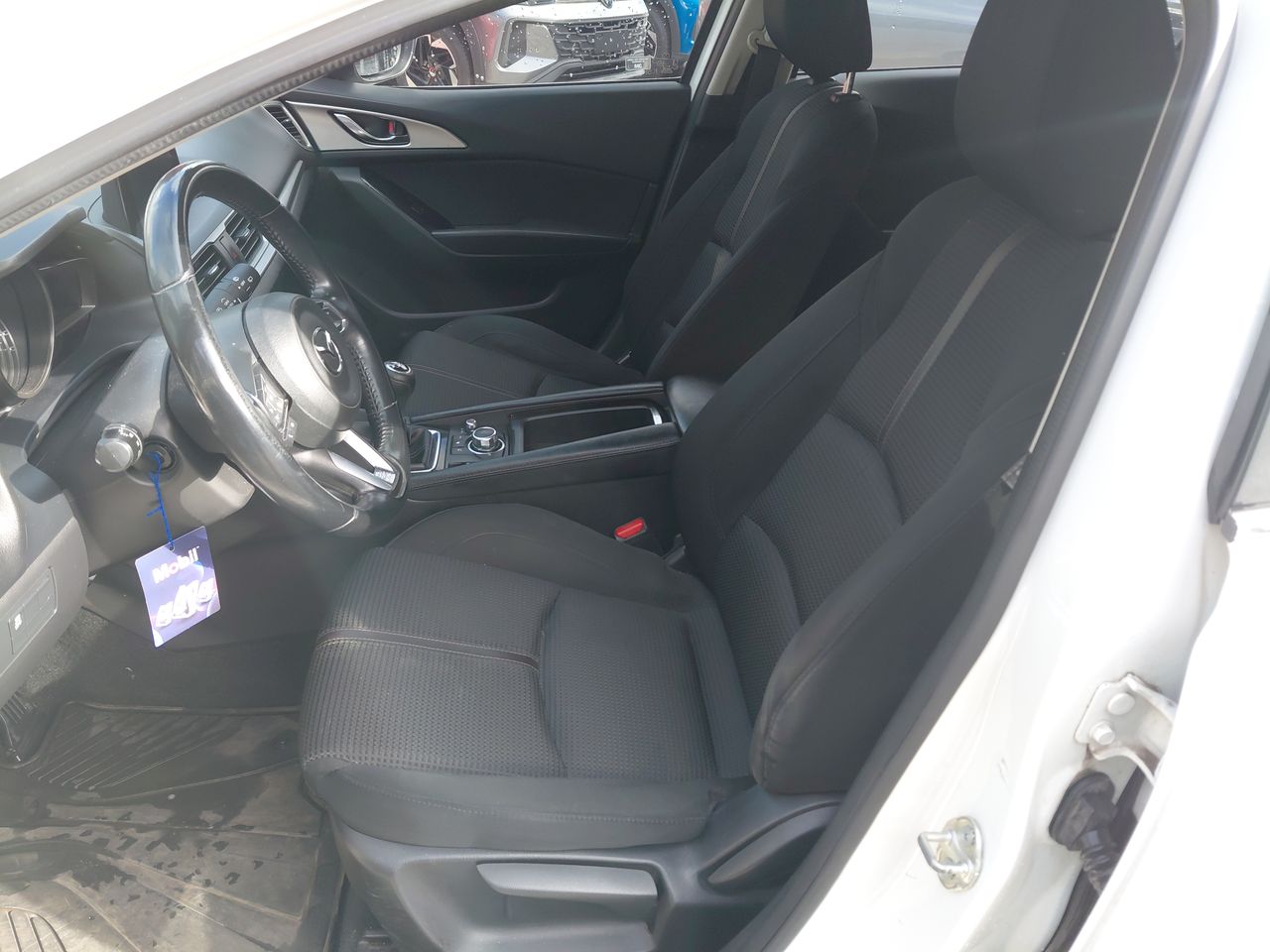 Mazda 3 — foto 15 de 26