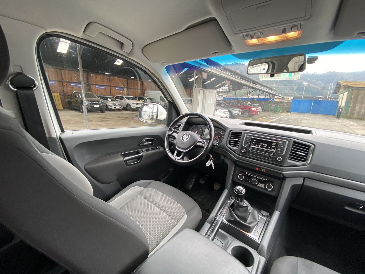Volkswagen Amarok — foto 9 de 24