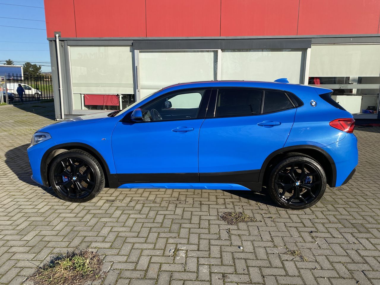 BMW - 4