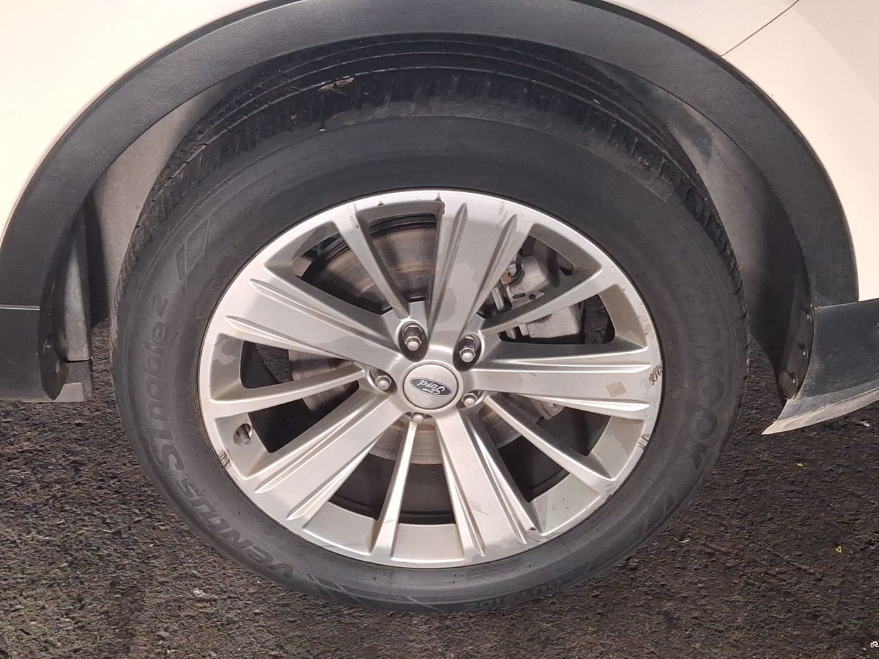 Ford Explorer — foto 10 de 30
