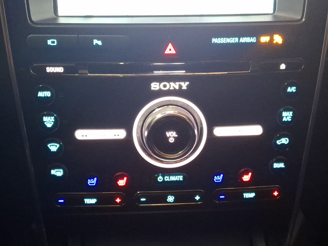 Ford Explorer — foto 23 de 30