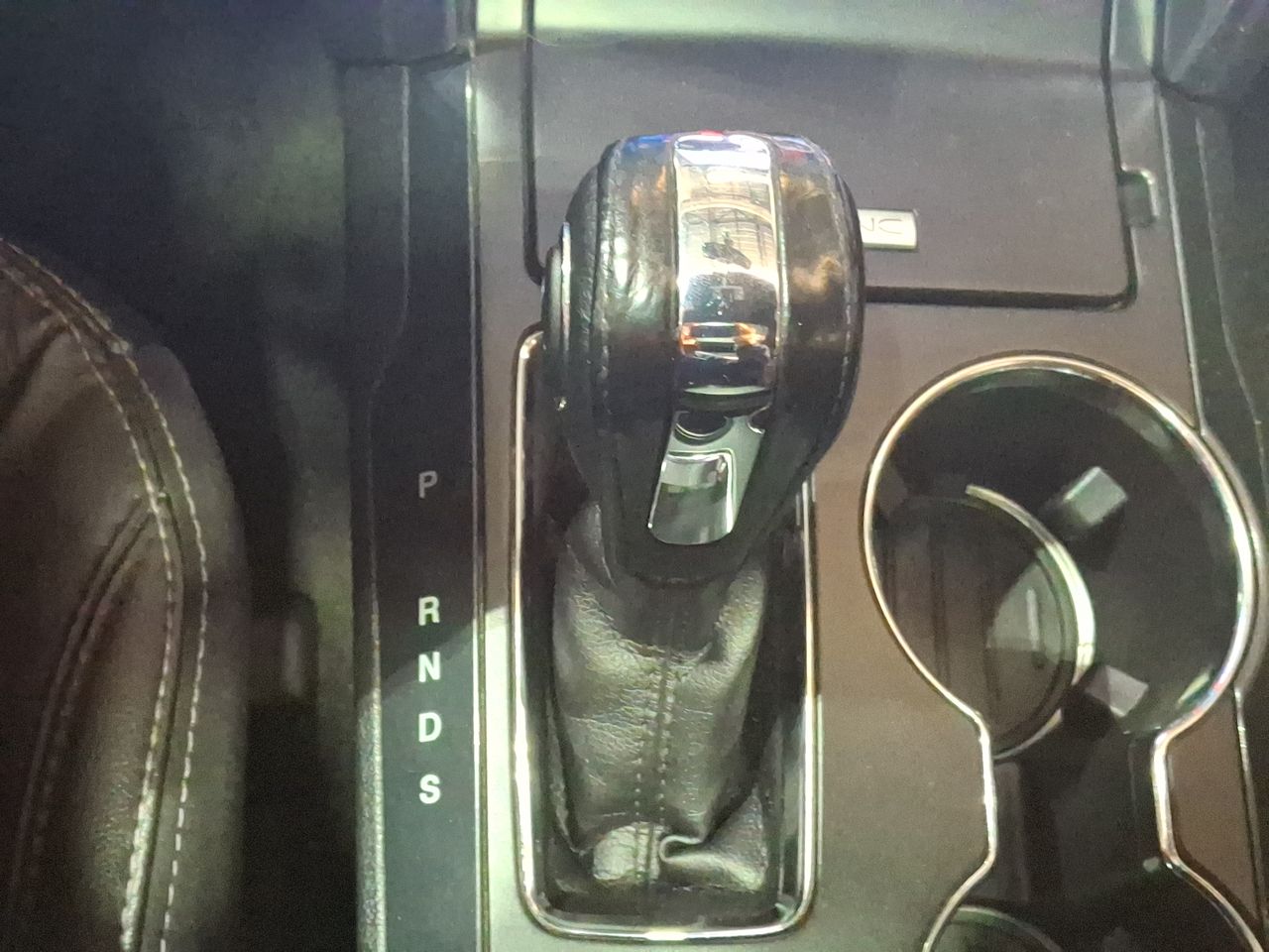 Ford Explorer — foto 24 de 30
