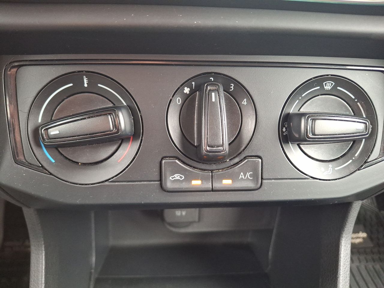 VOLKSWAGEN - 15