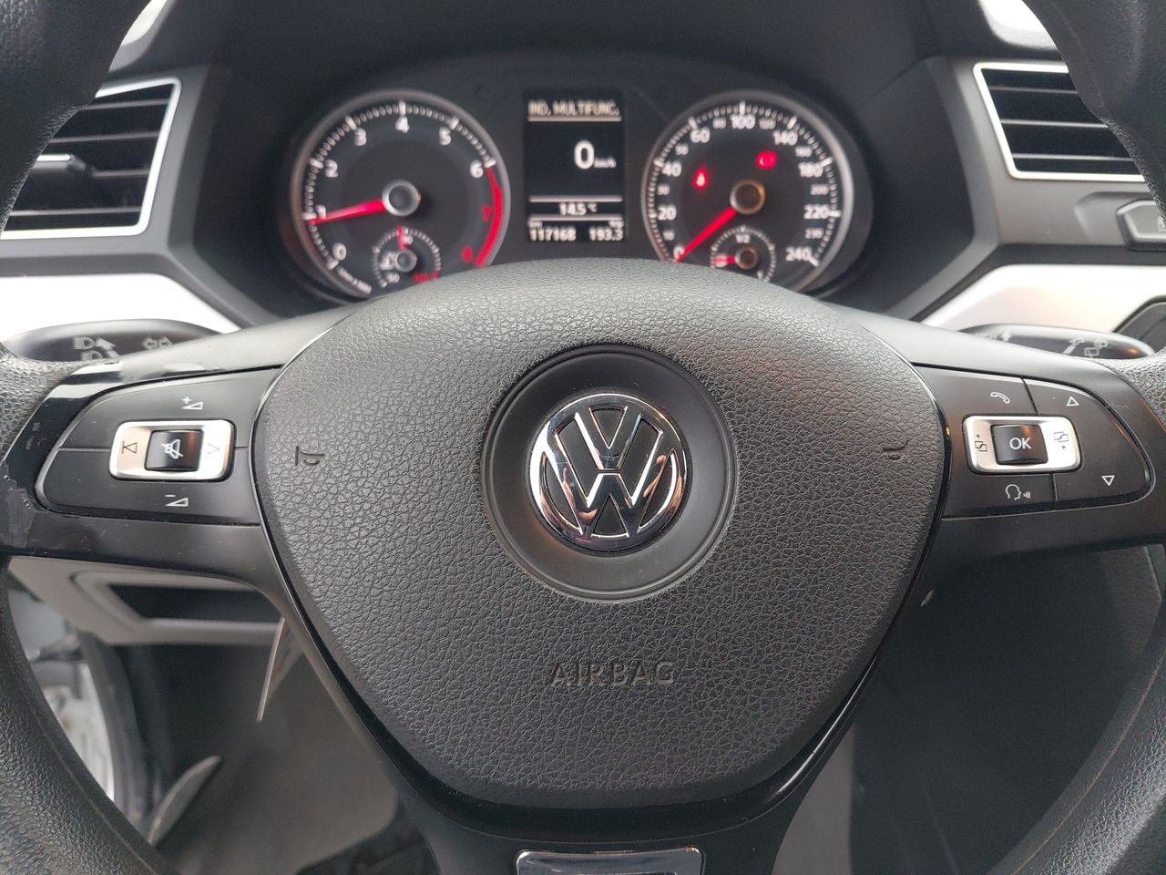 VOLKSWAGEN - 16