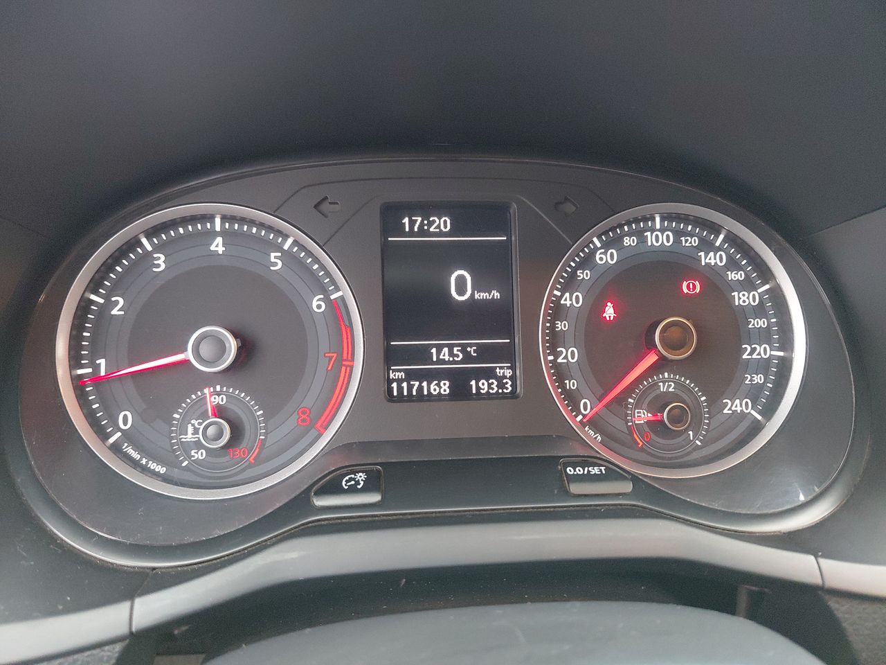 VOLKSWAGEN - 17