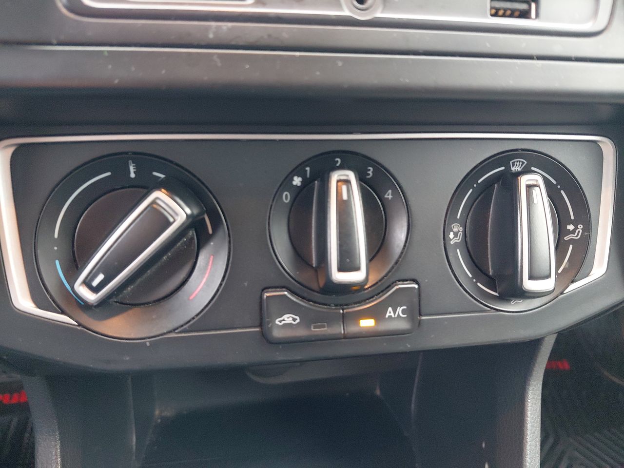 VOLKSWAGEN - 19