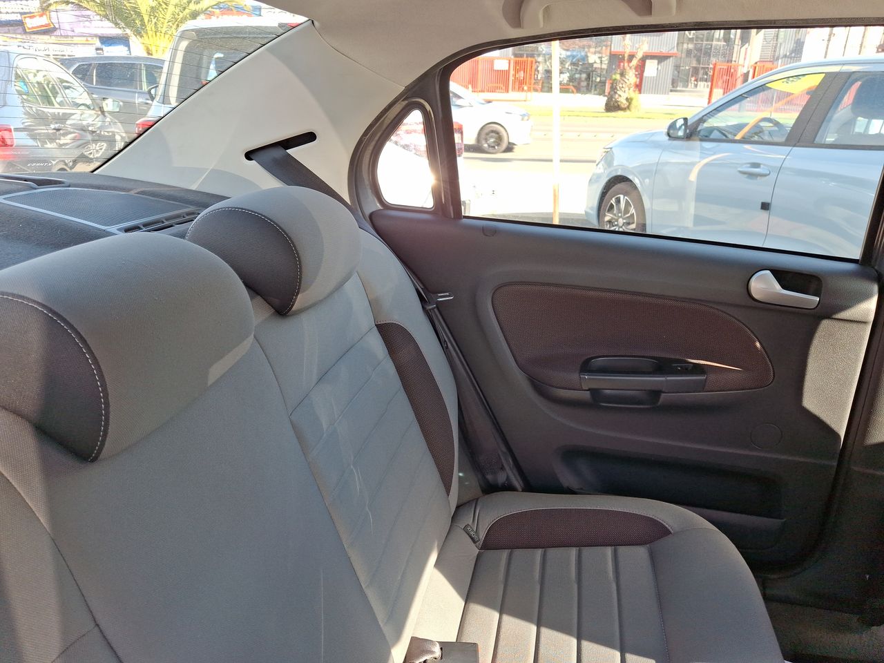 VOLKSWAGEN - 14