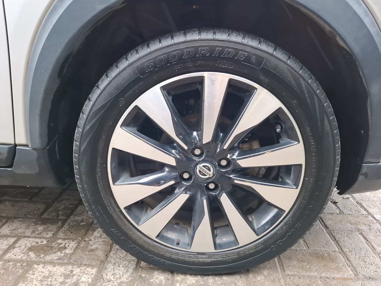 NISSAN - 9