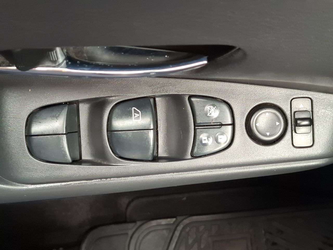 NISSAN - 15