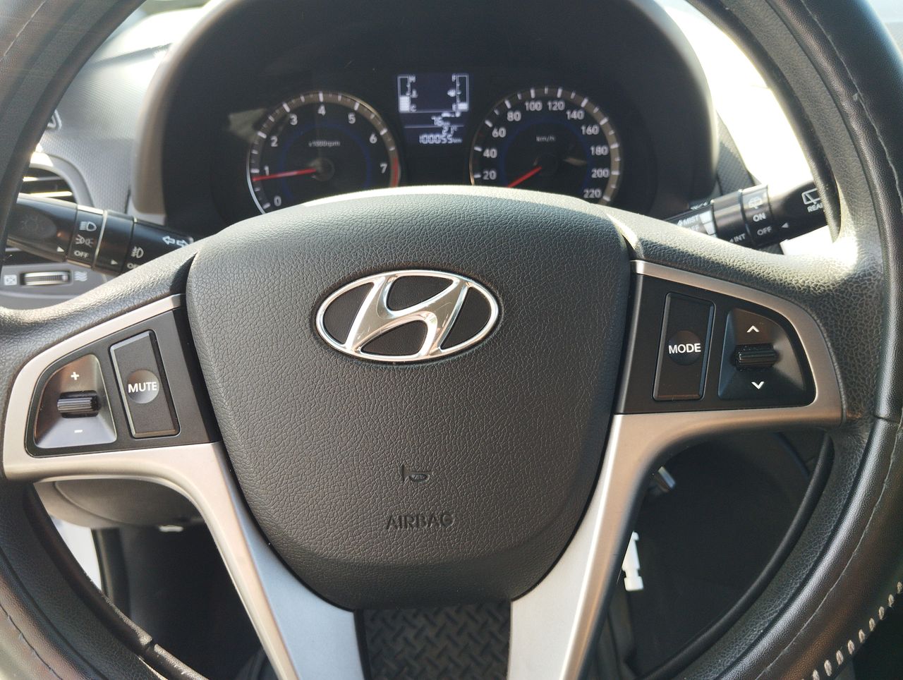 HYUNDAI - 26