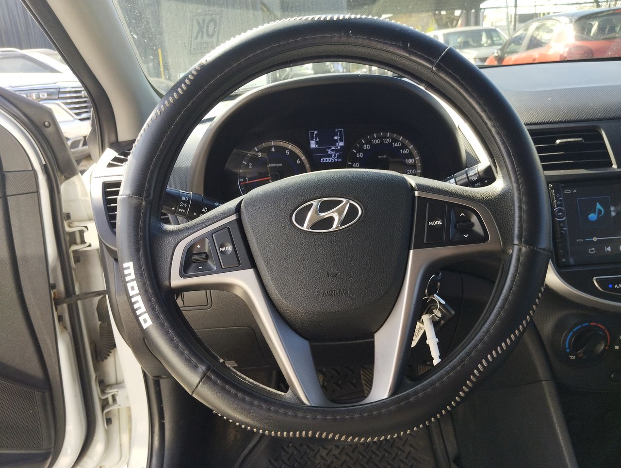 HYUNDAI - 25
