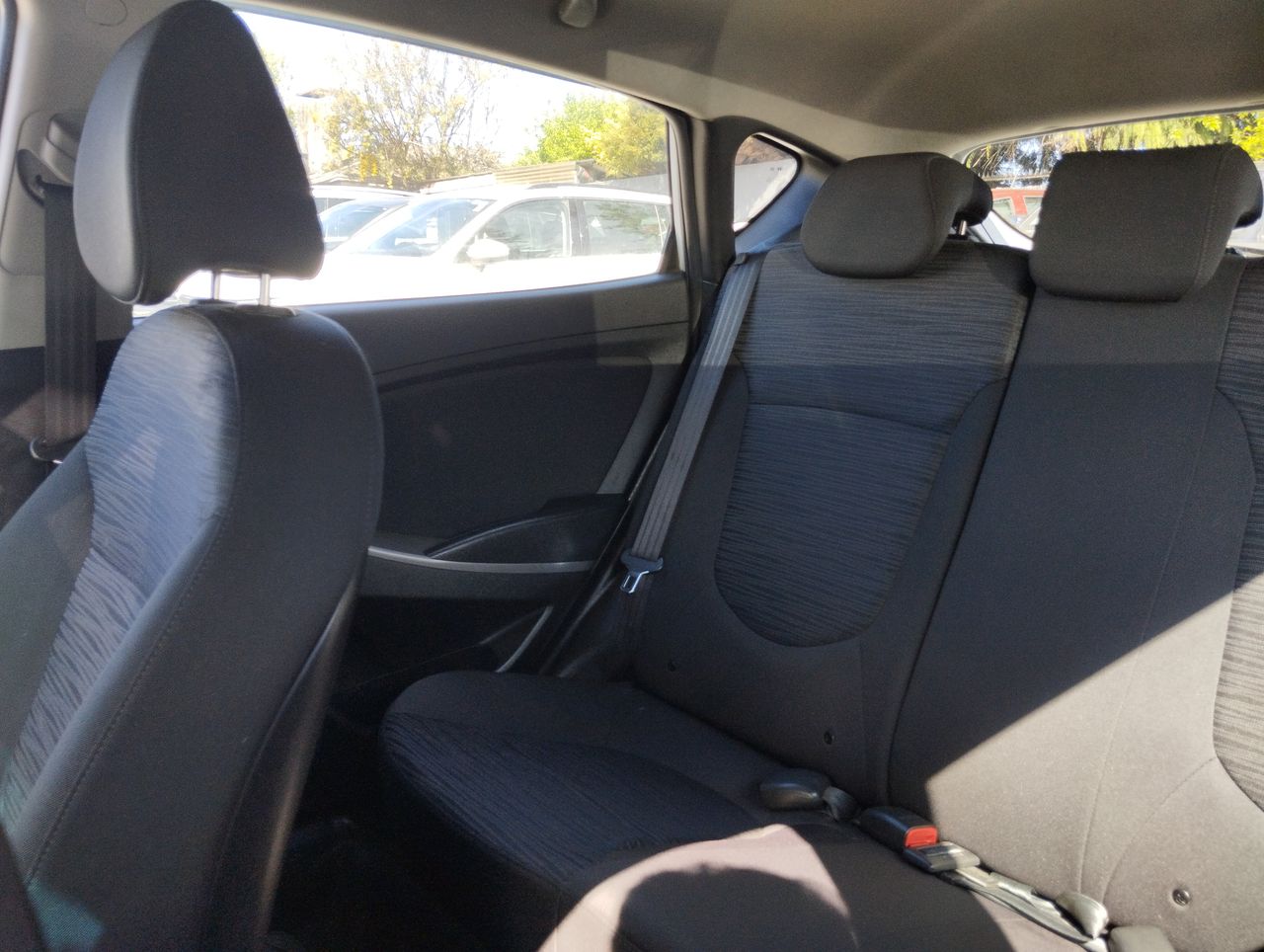HYUNDAI - 12