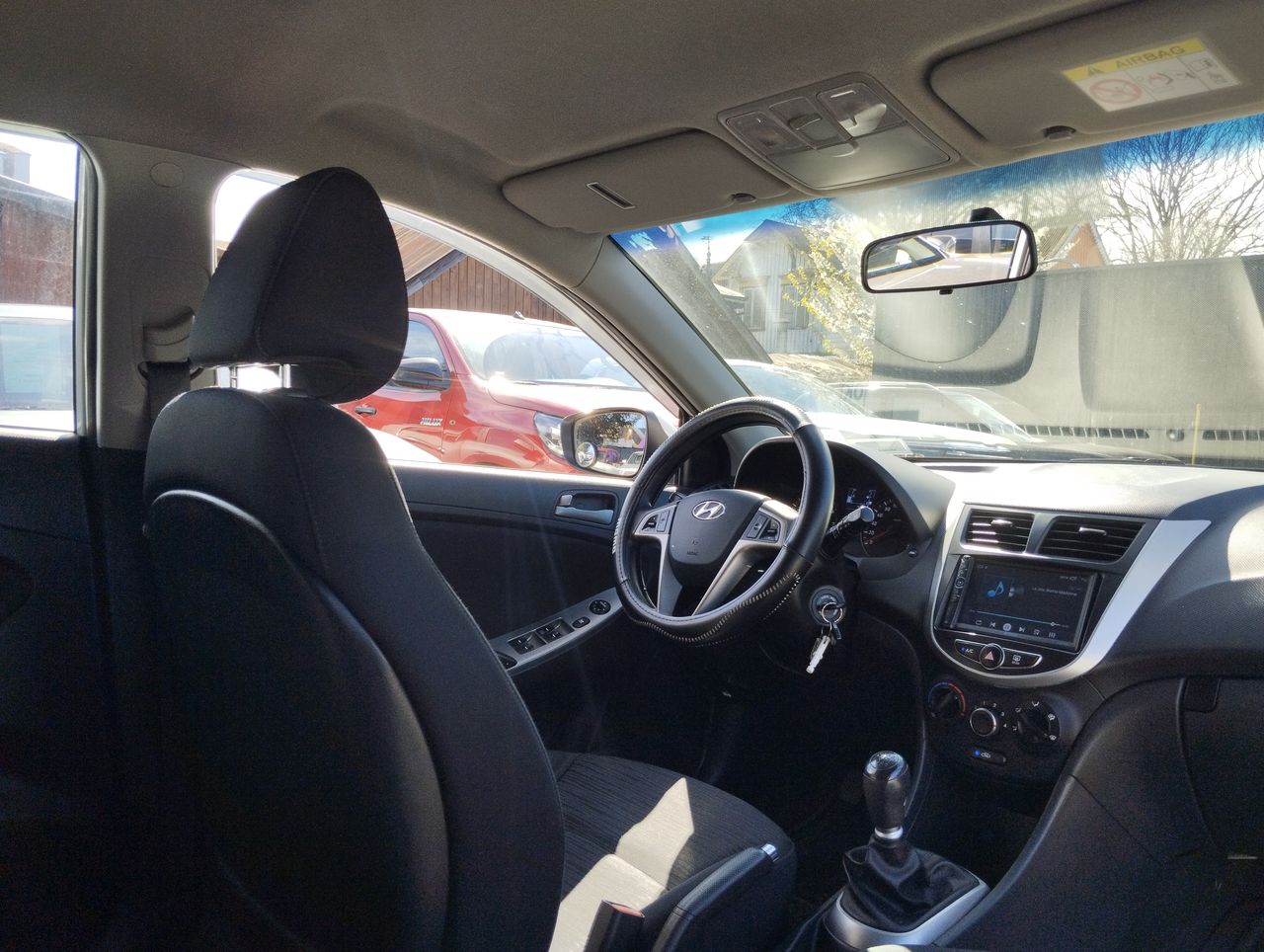 HYUNDAI - 16