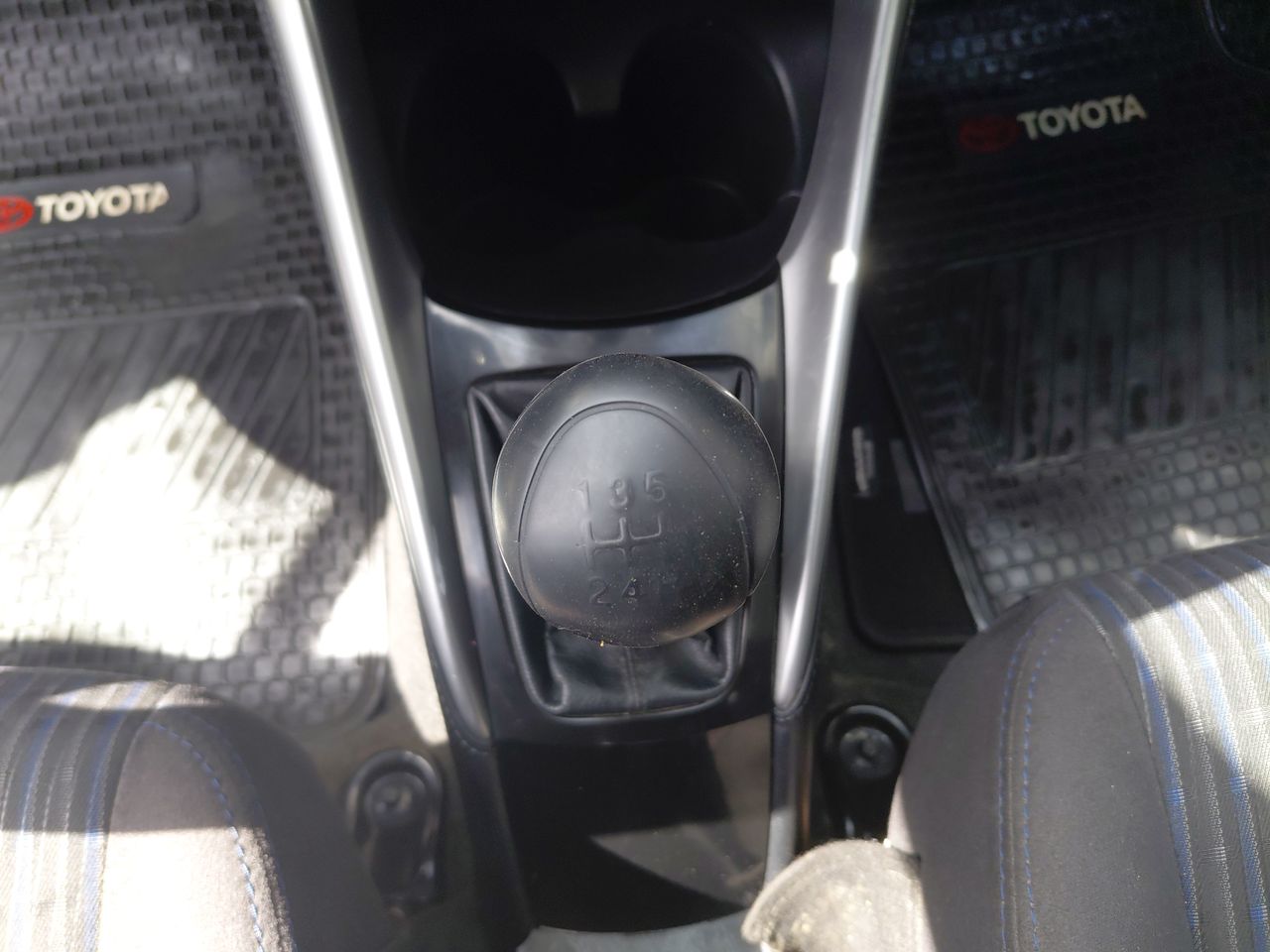 Toyota Yaris — foto 31 de 34