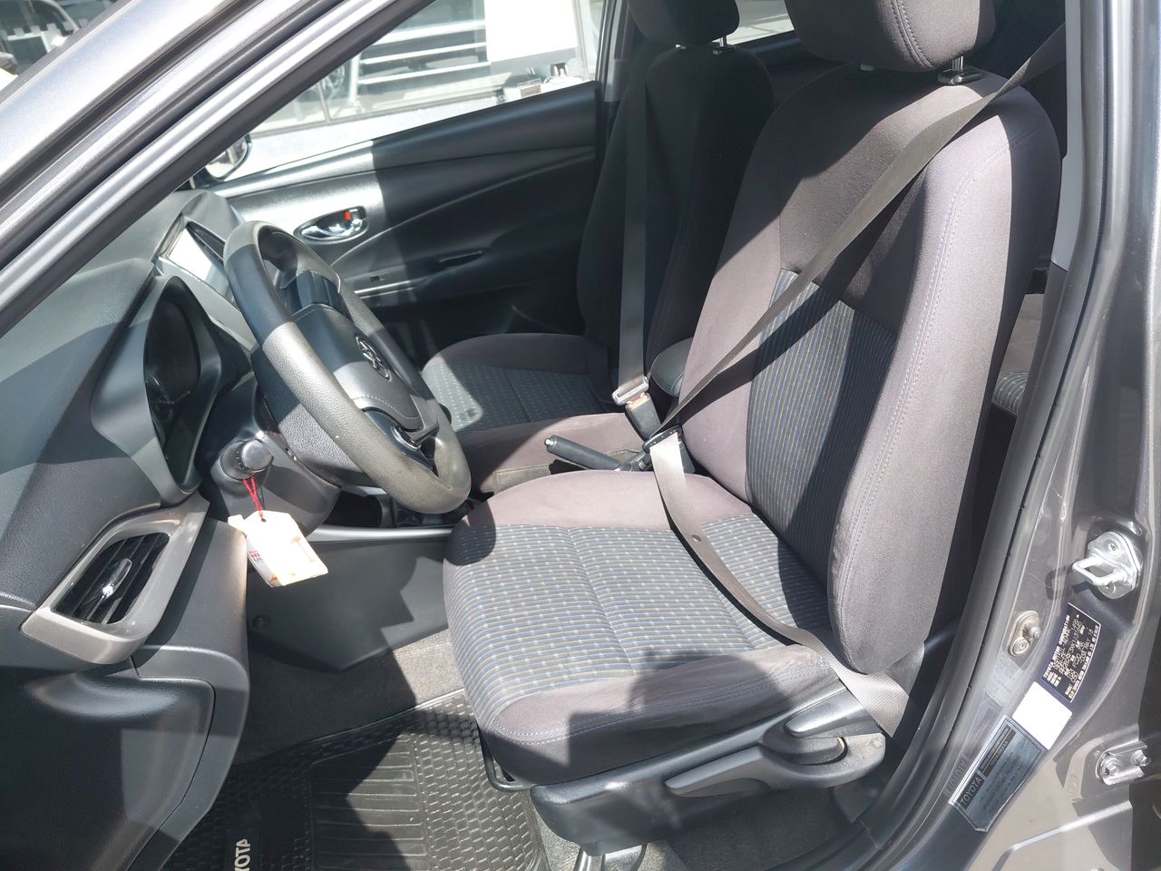 Toyota Yaris — foto 24 de 34