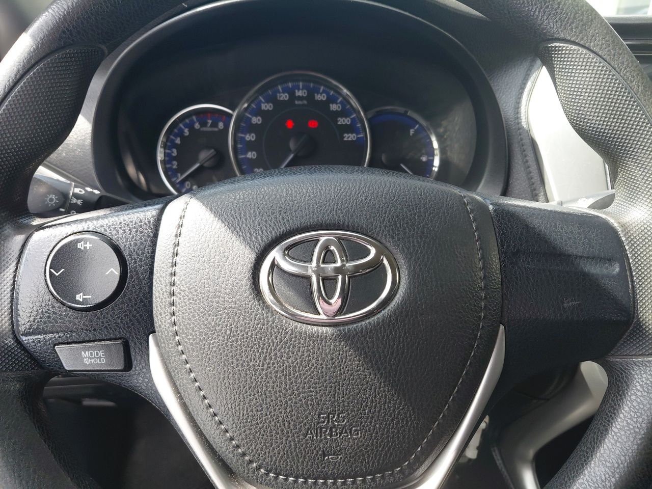 Toyota Yaris — foto 26 de 34
