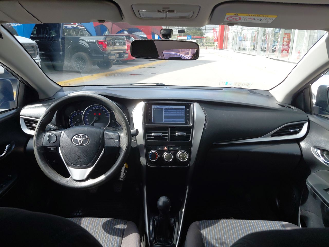 Toyota Yaris — foto 10 de 34