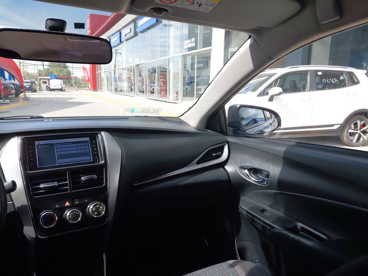 Toyota Yaris — foto 11 de 34
