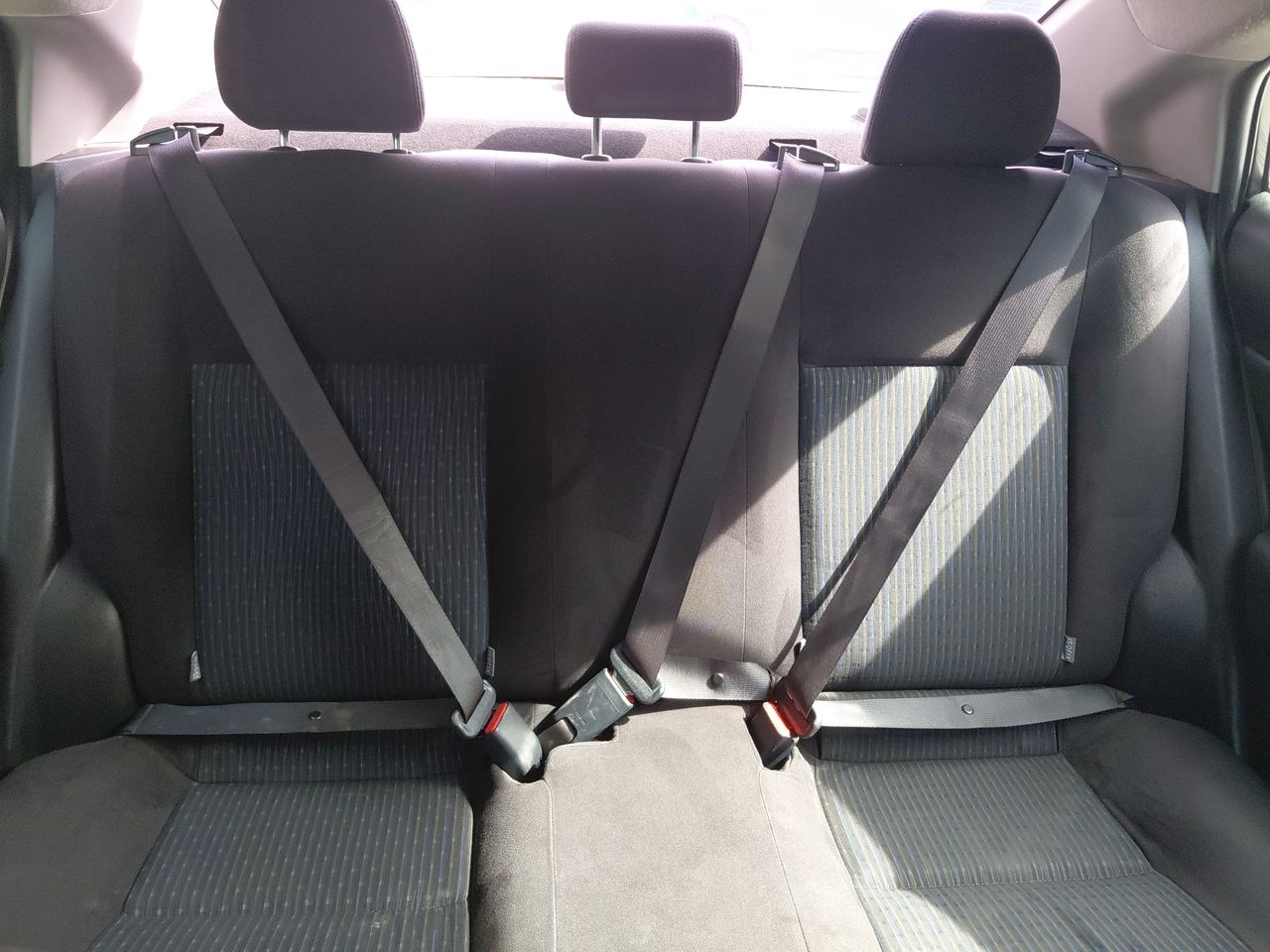 Toyota Yaris — foto 14 de 34