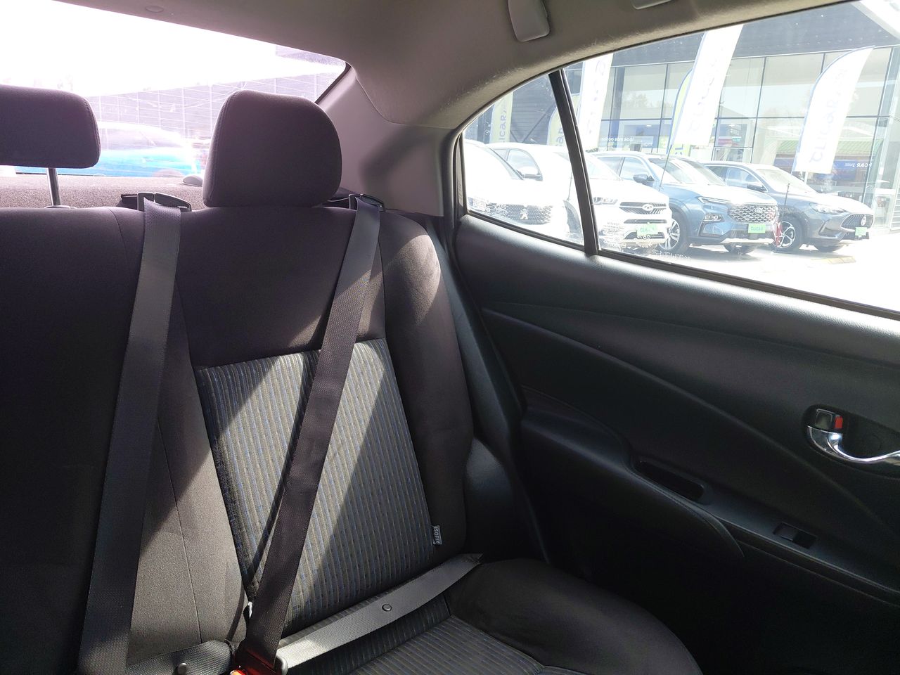 Toyota Yaris — foto 15 de 34