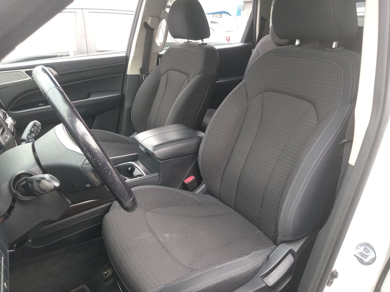 SSANGYONG - 24
