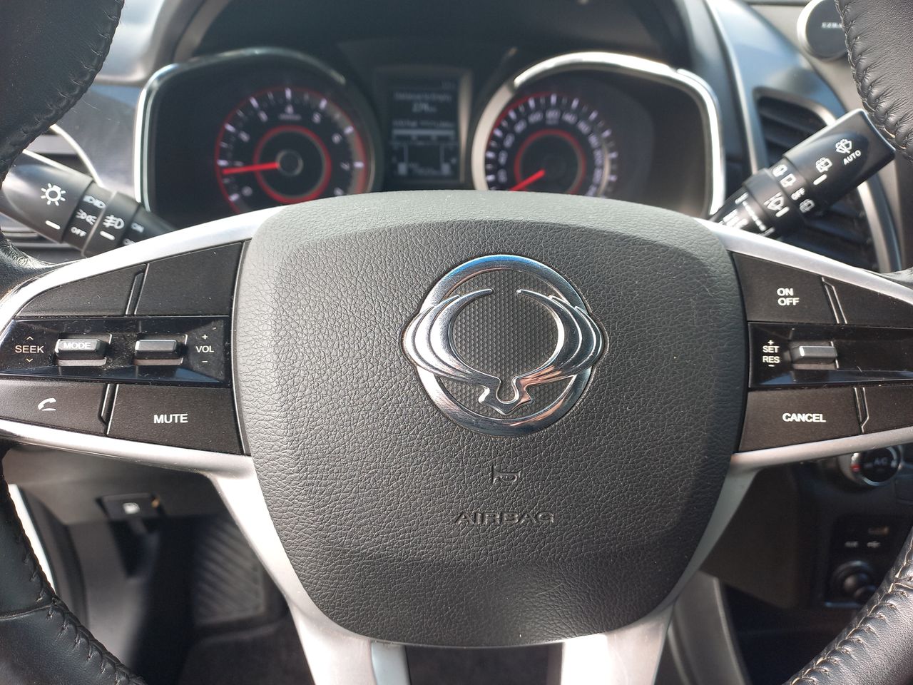 SSANGYONG - 26