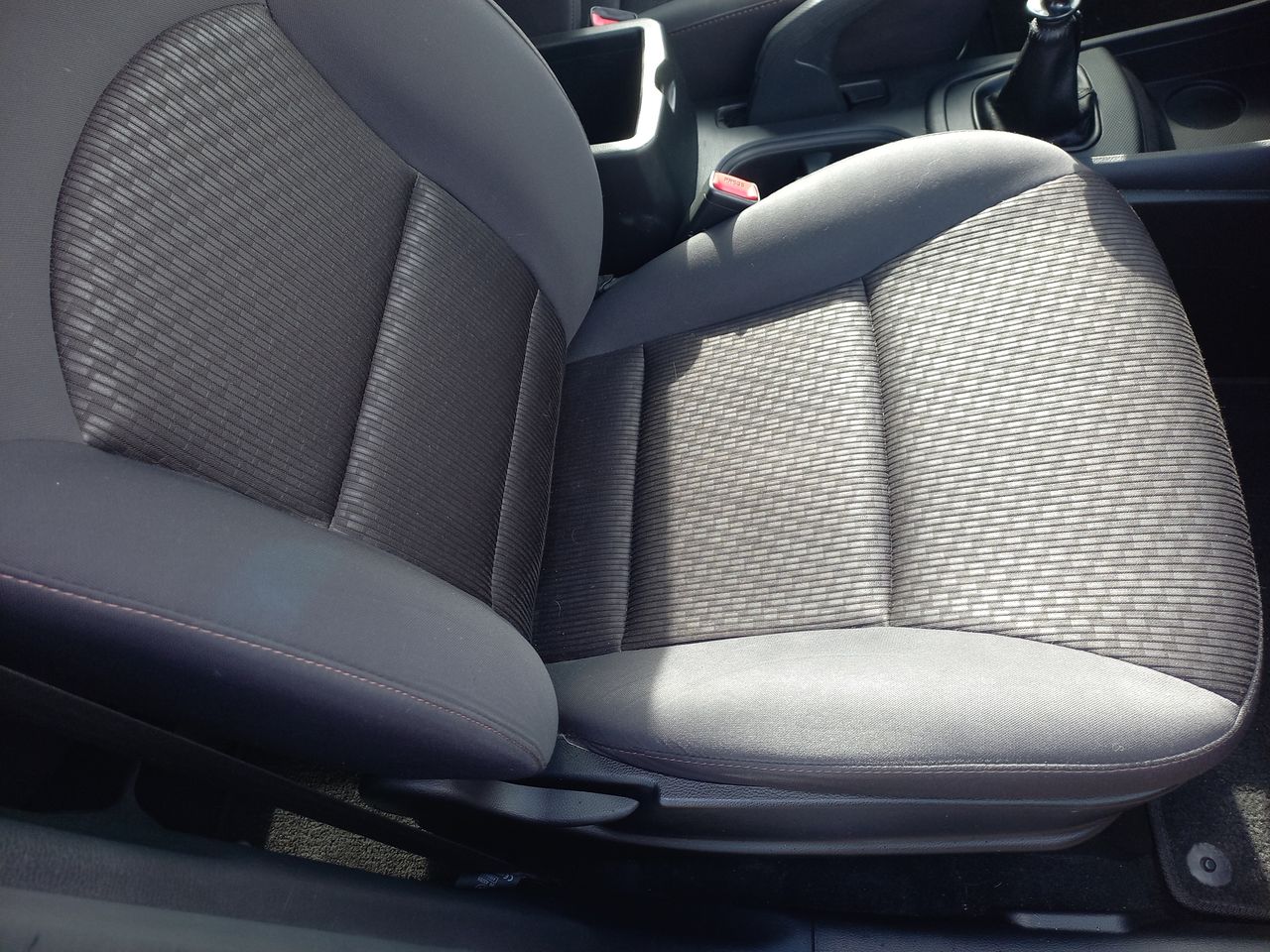 SSANGYONG - 32