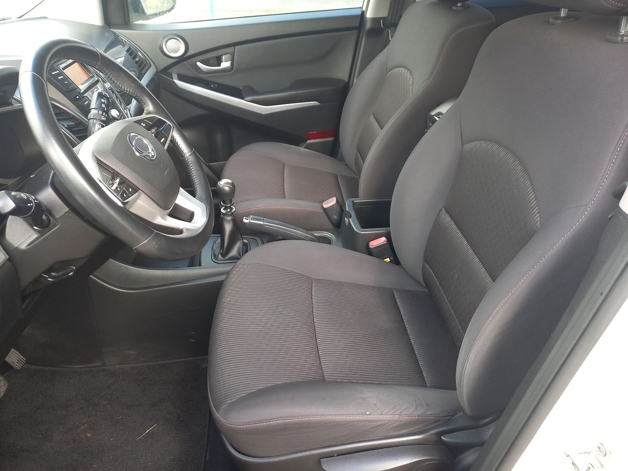 SSANGYONG - 24