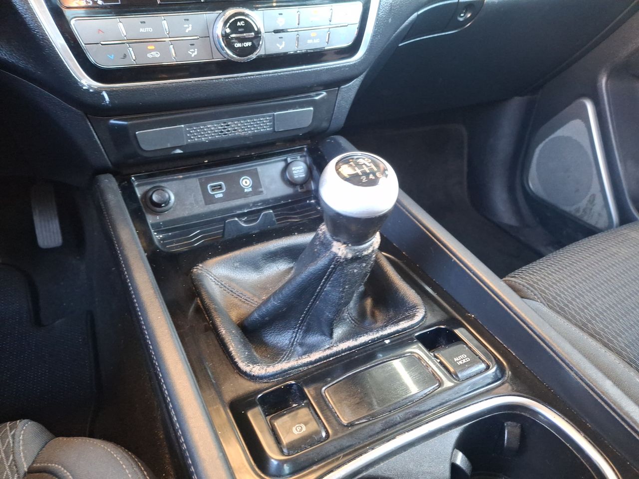 SSANGYONG - 30