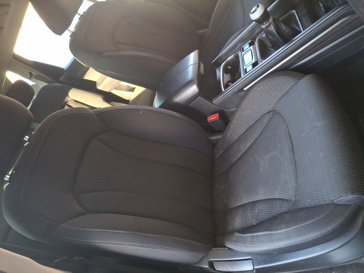 SSANGYONG - 32