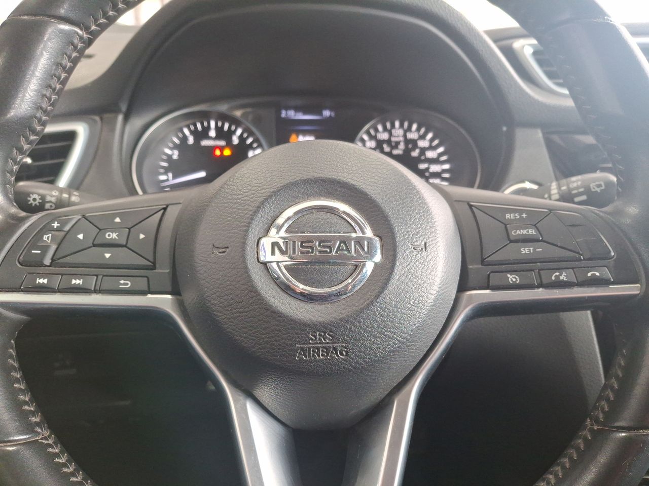 NISSAN - 25