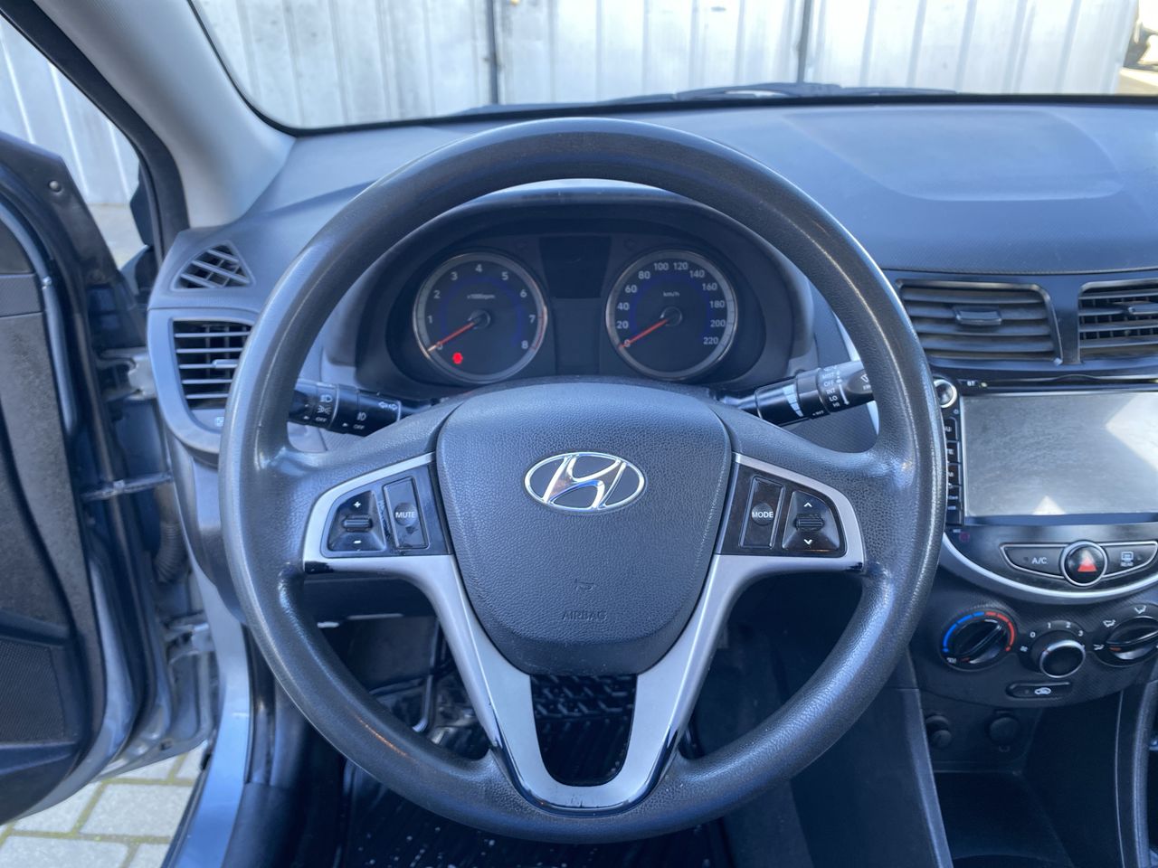 HYUNDAI - 24
