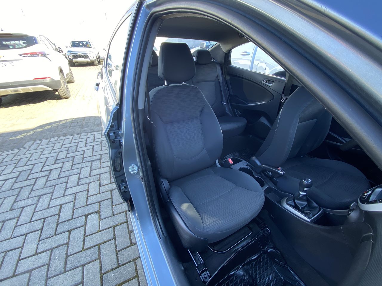 HYUNDAI - 32