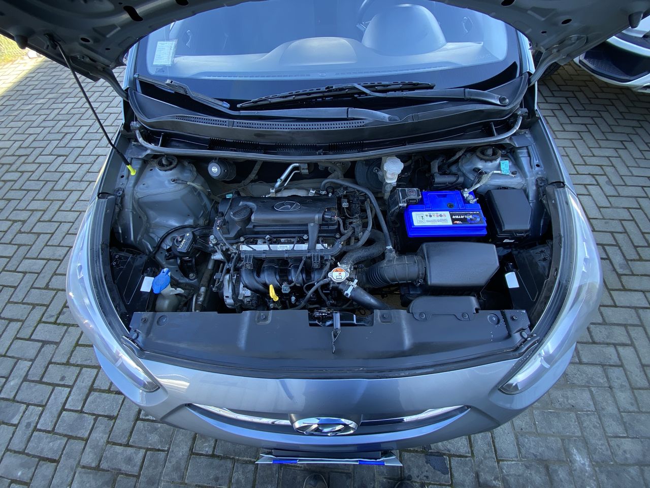 HYUNDAI - 16