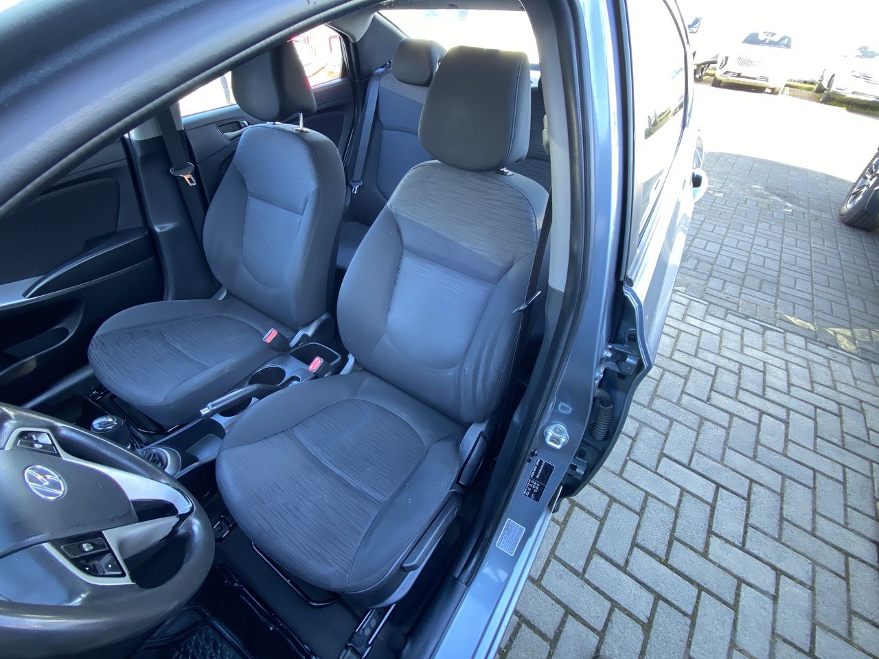 HYUNDAI - 23