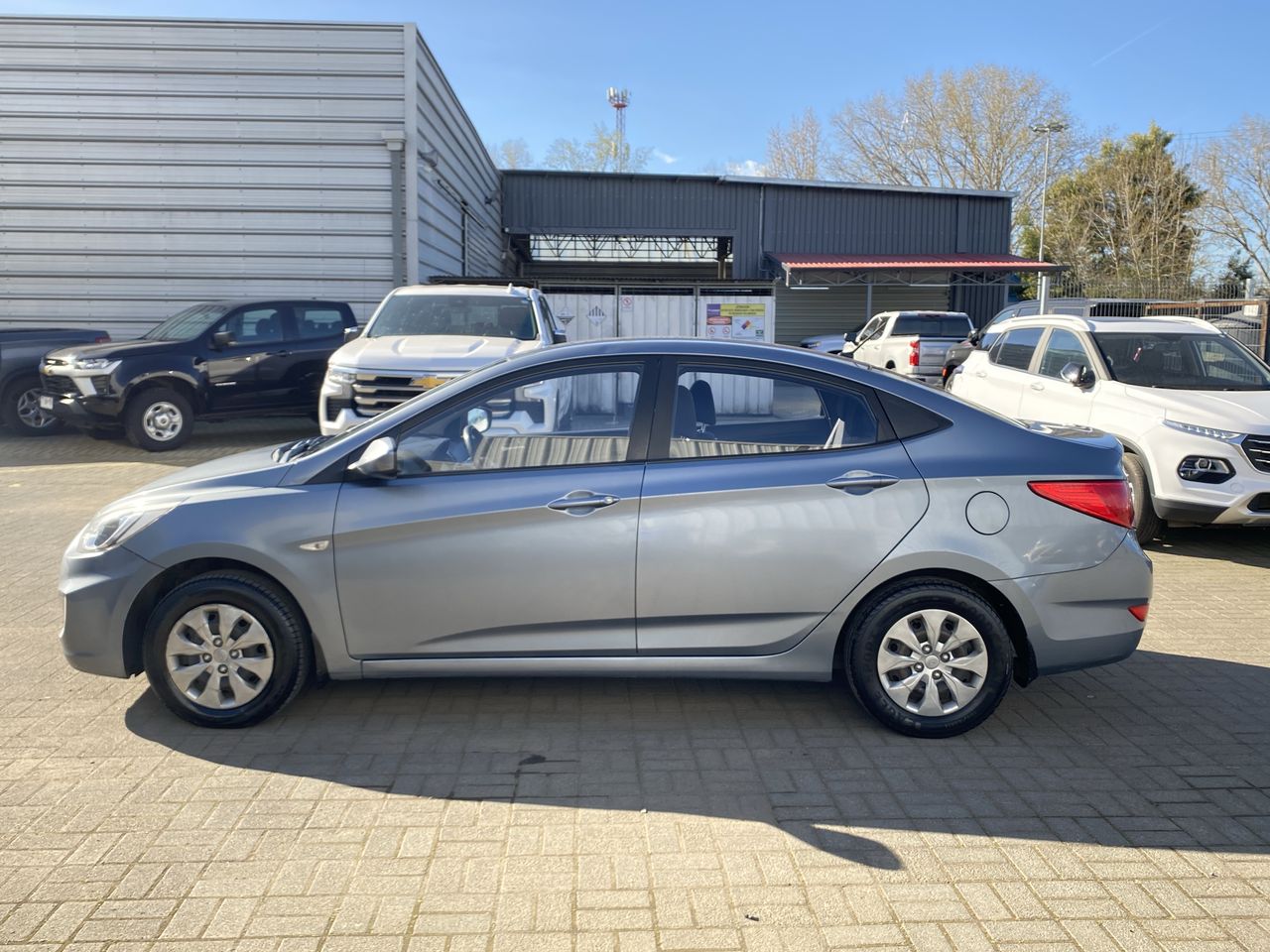 HYUNDAI - 4