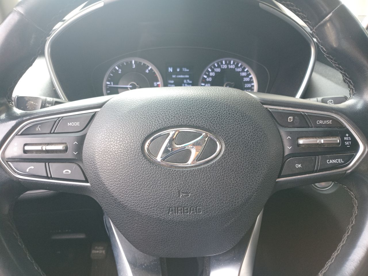 HYUNDAI - 24