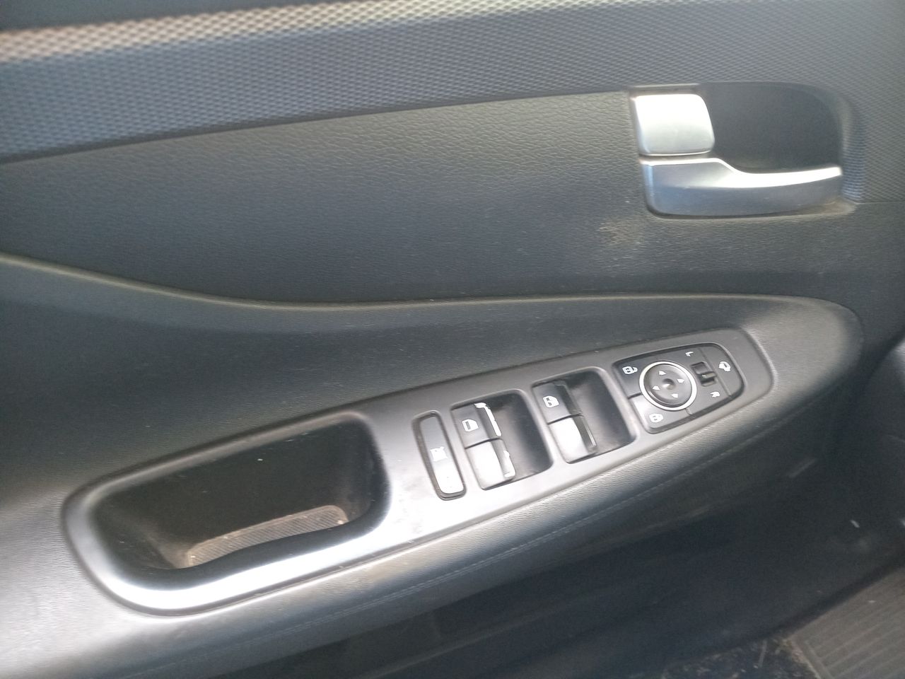 HYUNDAI - 20