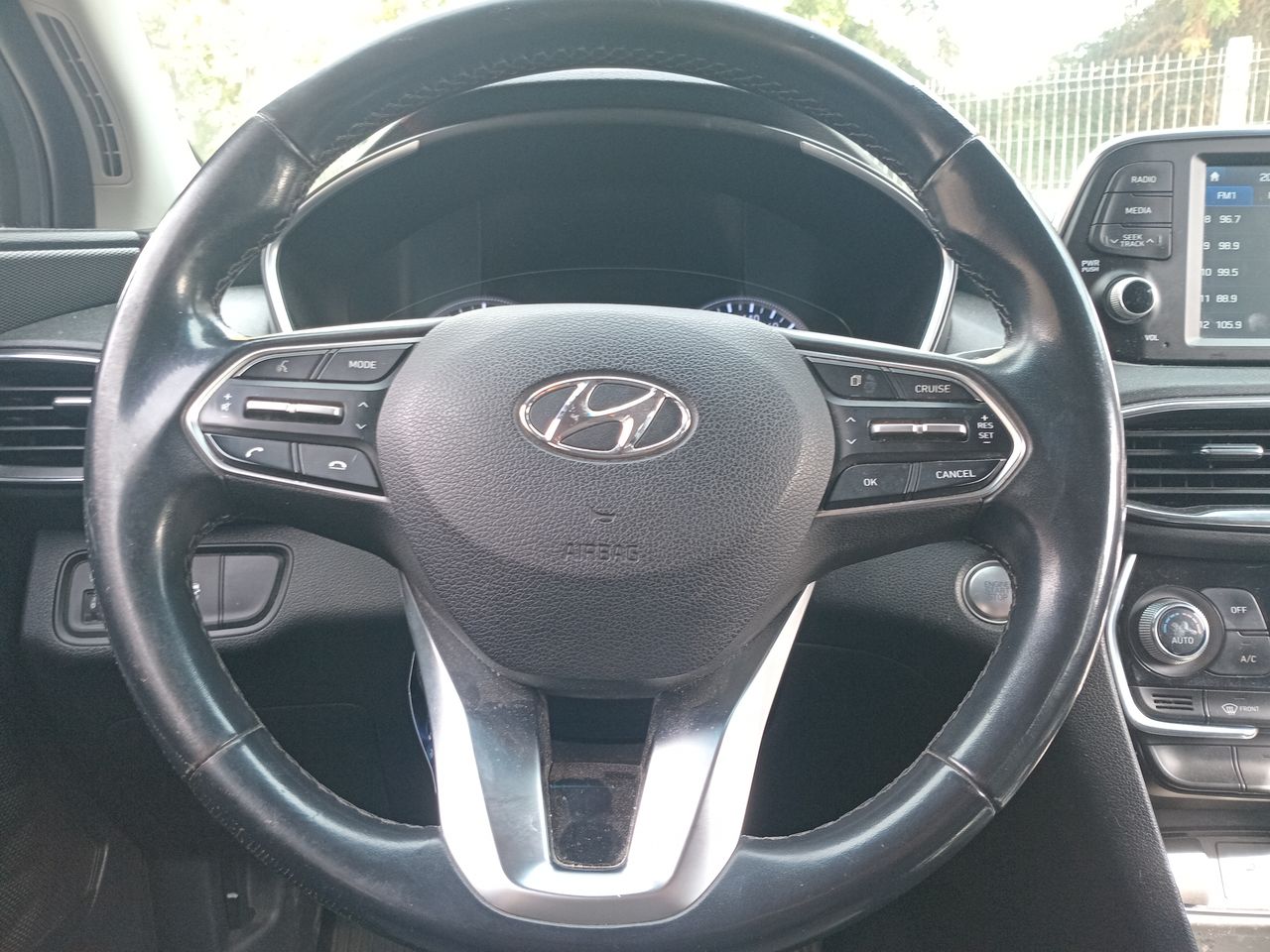 HYUNDAI - 23