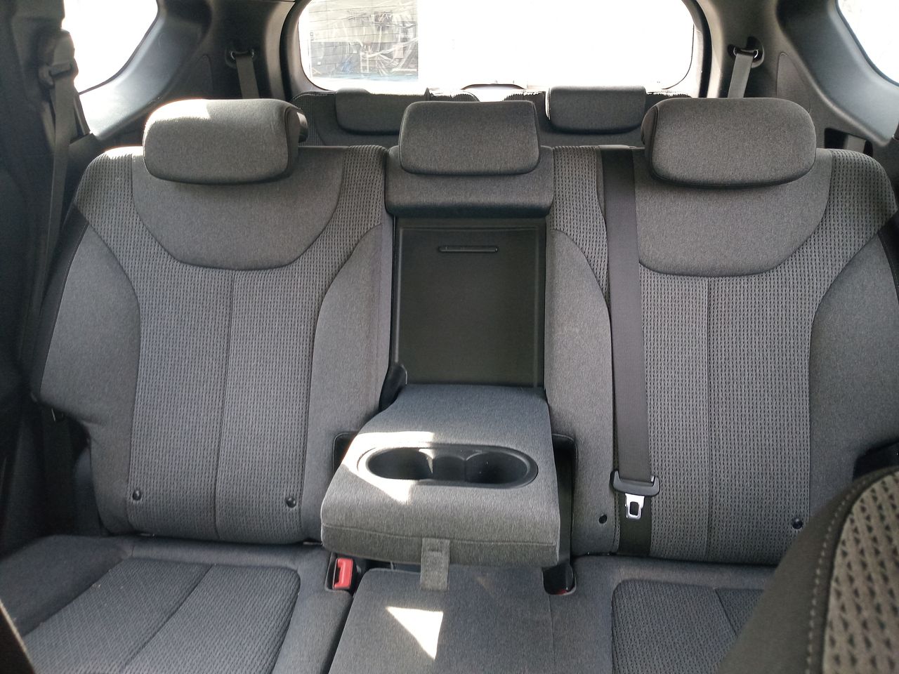 HYUNDAI - 12