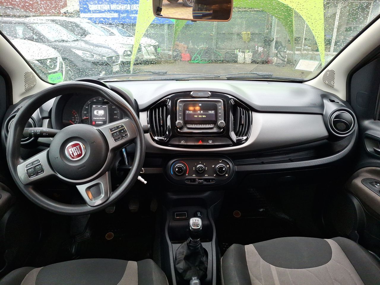 Nissan Versa — foto 31 de 33