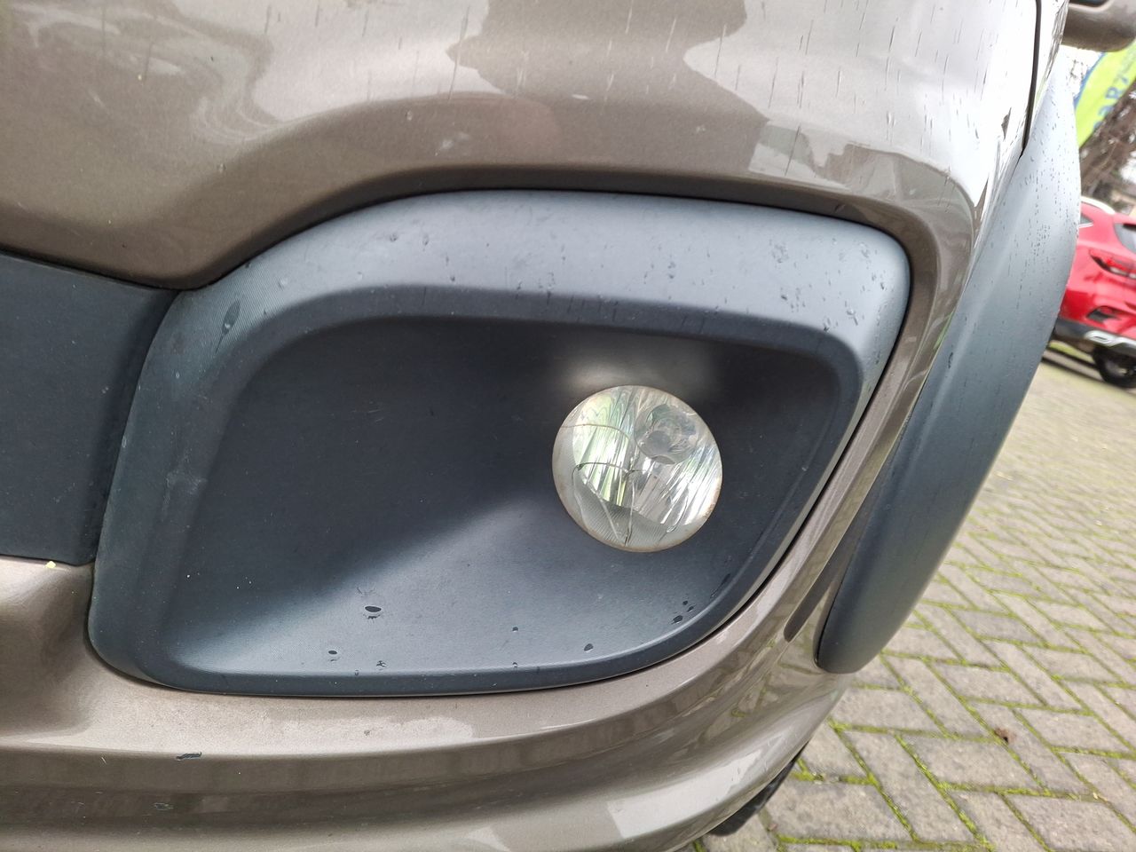 Nissan Versa — foto 20 de 33