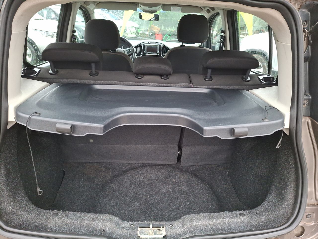 Nissan Versa — foto 22 de 33