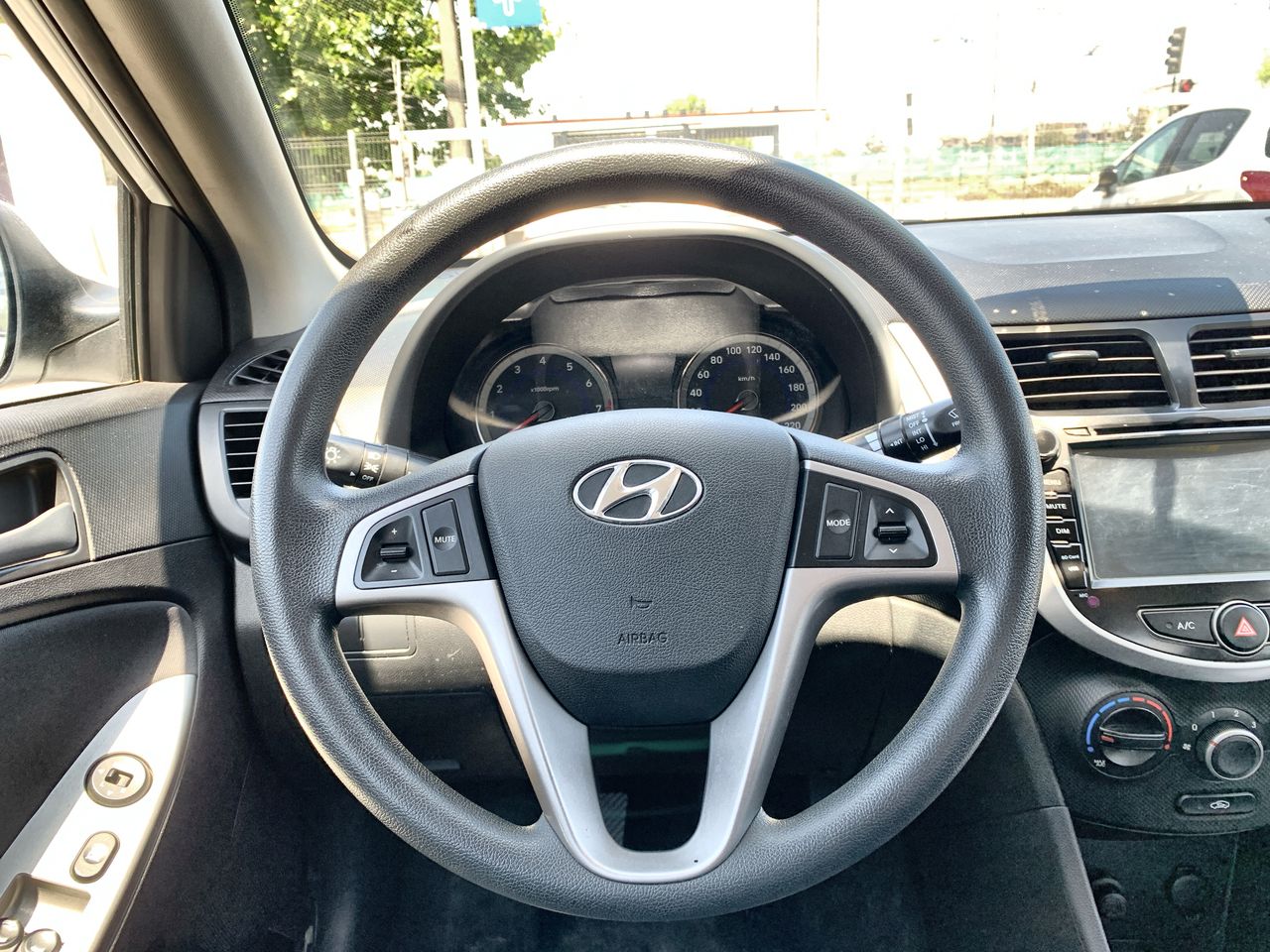 HYUNDAI - 28