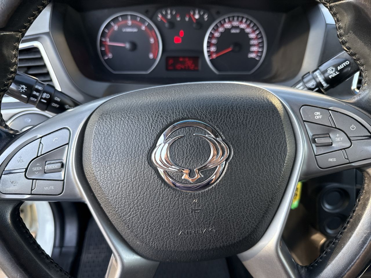 SSANGYONG - 26